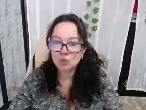 Sonialorens  online show from 02.27.25