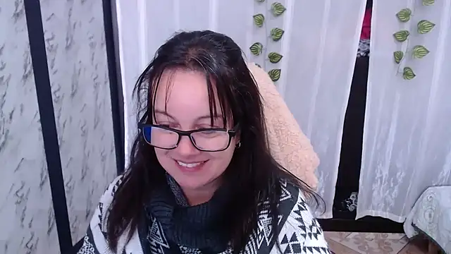 Sonialorens  online show from 02.28.25