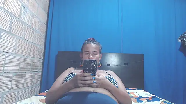 Snapshot of isabella_dirty69 chatting on 02.02.25 isabella dirty69 online show from 02.02.25