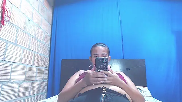 Snapshot of isabella_dirty69 chatting on 03.12.25 isabella dirty69 online show from 03.12.25