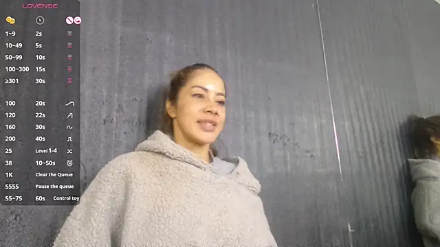 Snapshot of Niki_La_Rose chatting on 09.13.25 Niki La Rose online show from 09.13.25