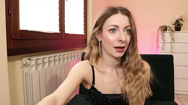 Snapshot of Luna_Riva chatting on 03.13.25 Luna Riva online show from 03.13.25