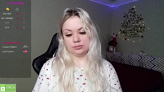 Snapshot of elven_dreams_ chatting on 12.23.24 elven dreams online show from 12.23.24