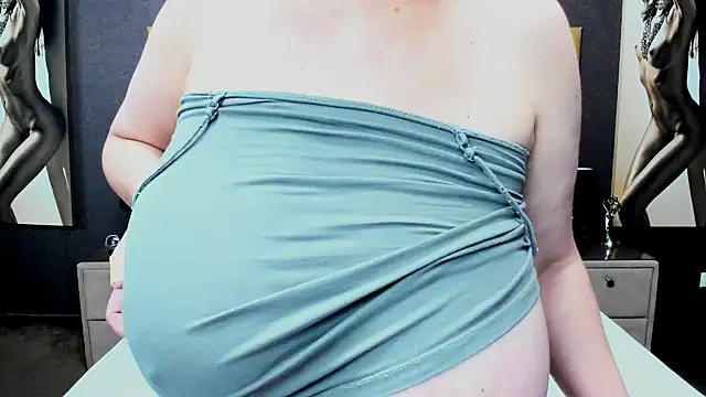 KiraLeila online show from 09.17.25