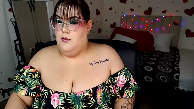 Snapshot of GiannaMorrys chatting on 06.04.26 GiannaMorrys online show from 06.04.26