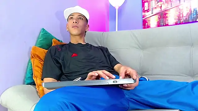 Robert Kingg online show from 02.06.25