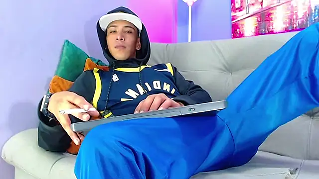 Robert Kingg online show from 02.06.25