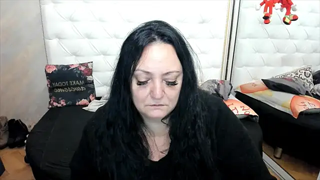 Snapshot of lady_lauren chatting on 12.08.24 lady lauren online show from 12.08.24