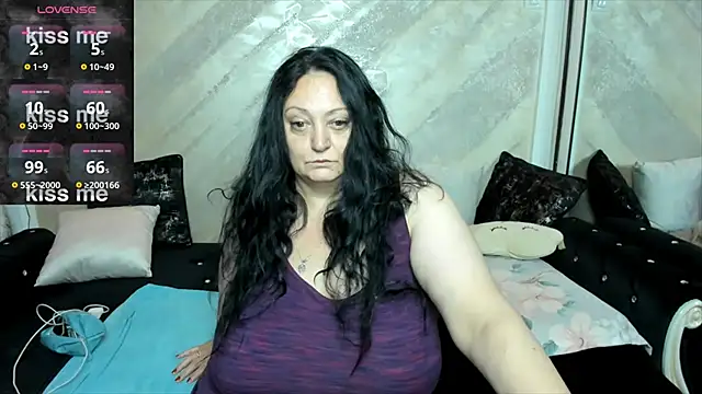 Snapshot of lady_lauren chatting on 10.20.25 lady lauren online show from 10.20.25