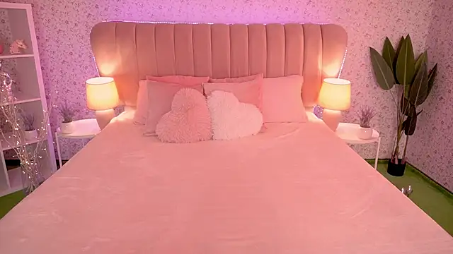 MirandaHobbs online show from 10.20.25