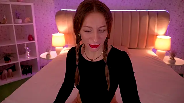 MirandaHobbs online show from 11.30.25