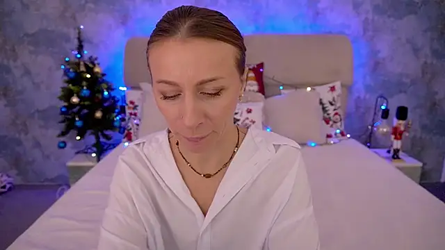 MirandaHobbs online show from 12.16.25