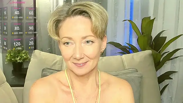 AkexandraFix online show from 10.27.25