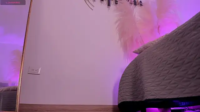 LaraBaker online show from 03.07.25
