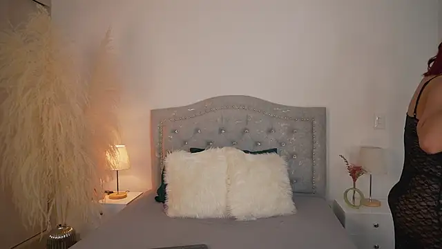 LaraBaker online show from 10.03.25