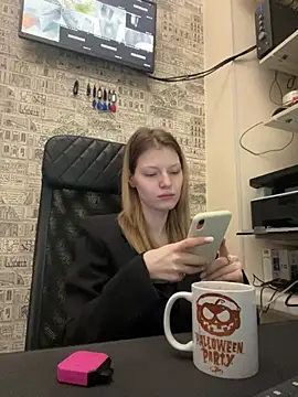 MaryHiggins online show from 01.04.25