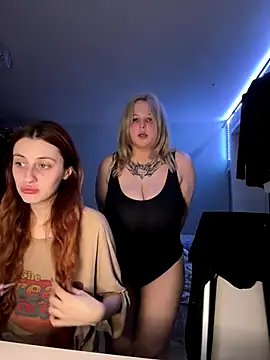 Snapshot of B_Ratz chatting on 11.09.25 B Ratz online show from 11.09.25