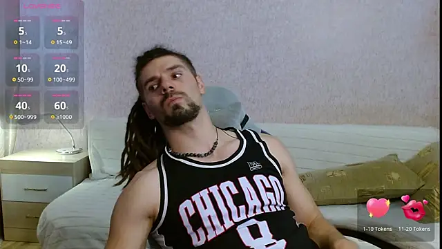 Snapshot of Aestheticguy101 chatting on 10.11.25 Aestheticguy101 online show from 10.11.25