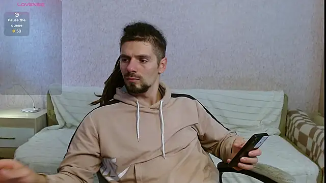 Snapshot of Aestheticguy101 chatting on 10.12.25 Aestheticguy101 online show from 10.12.25