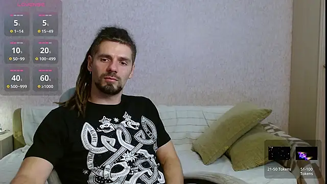 Snapshot of Aestheticguy101 chatting on 10.13.25 Aestheticguy101 online show from 10.13.25