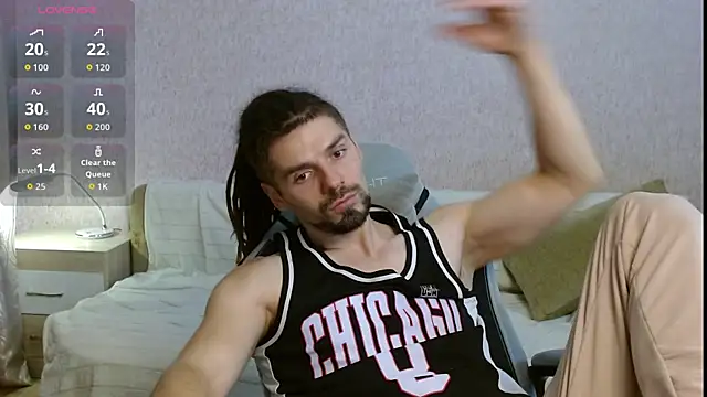 Snapshot of Aestheticguy101 chatting on 10.14.25 Aestheticguy101 online show from 10.14.25