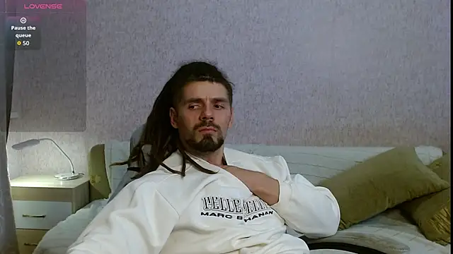 Snapshot of Aestheticguy101 chatting on 10.15.25 Aestheticguy101 online show from 10.15.25