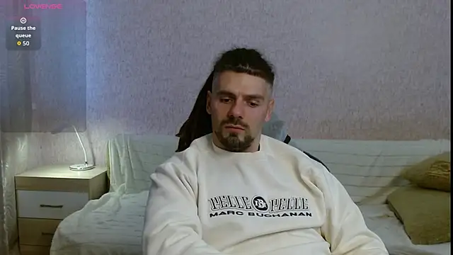 Snapshot of Aestheticguy101 chatting on 10.17.25 Aestheticguy101 online show from 10.17.25