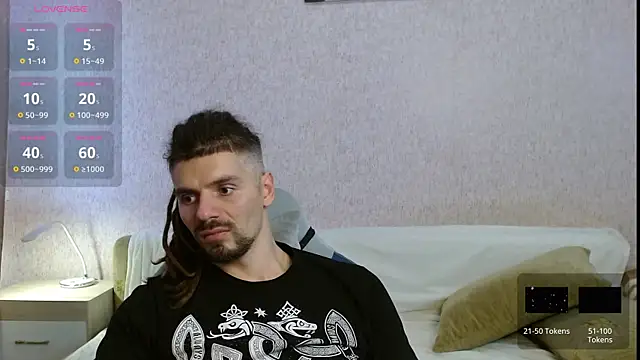 Snapshot of Aestheticguy101 chatting on 10.22.25 Aestheticguy101 online show from 10.22.25