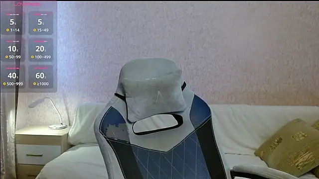 Snapshot of Aestheticguy101 chatting on 10.24.25 Aestheticguy101 online show from 10.24.25