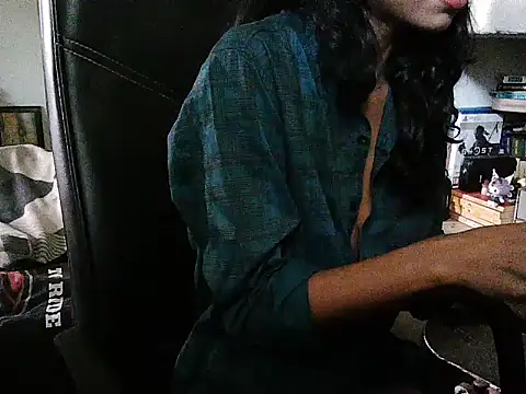 Snapshot of exude_diya chatting on 10.13.25 exude diya online show from 10.13.25