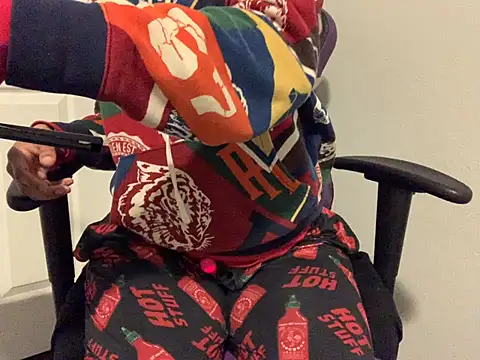 RylHoneyy online show from 12.12.24