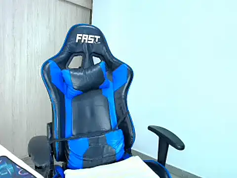 Snapshot of sophiax-x chatting on 12.04.24 sophiax-x online show from 12.04.24