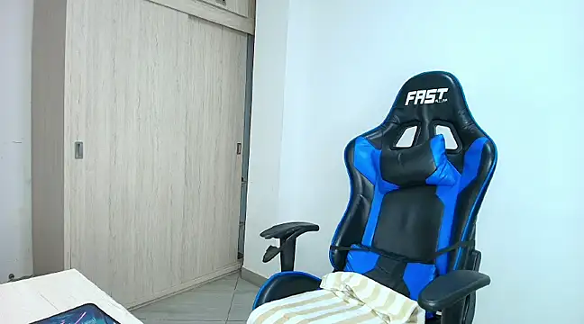 Snapshot of sophiax-x chatting on 12.08.24 sophiax-x online show from 12.08.24