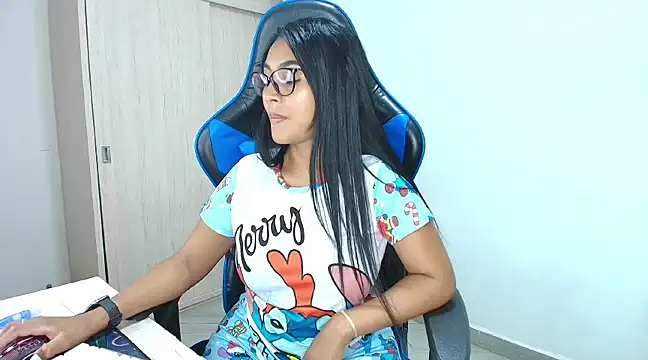 Snapshot of sophiax-x chatting on 12.25.24 sophiax-x online show from 12.25.24