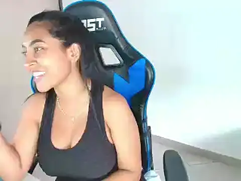 Snapshot of sophiax-x chatting on 01.27.25 sophiax-x online show from 01.27.25