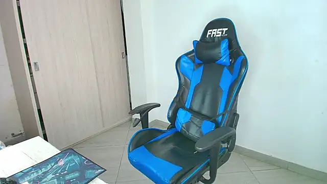 Snapshot of sophiax-x chatting on 01.30.25 sophiax-x online show from 01.30.25