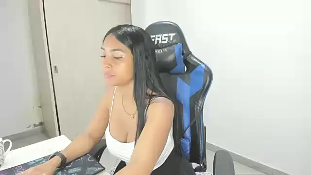 Snapshot of sophiax-x chatting on 02.20.25 sophiax-x online show from 02.20.25