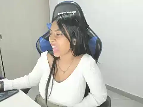 Snapshot of sophiax-x chatting on 02.22.25 sophiax-x online show from 02.22.25