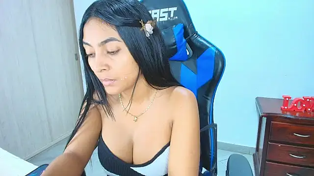 Snapshot of sophiax-x chatting on 10.01.25 sophiax-x online show from 10.01.25