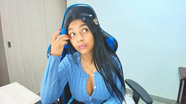 Snapshot of sophiax-x chatting on 10.03.25 sophiax-x online show from 10.03.25