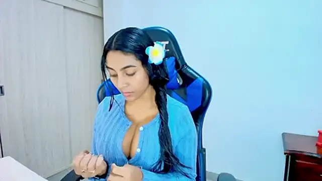 sophiax-x online show from 12.17.25