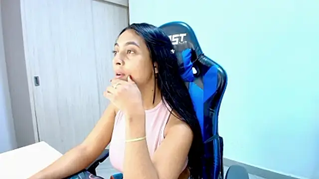 sophiax-x online show from 01.10.26