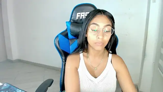 sophiax-x online show from 02.19.26