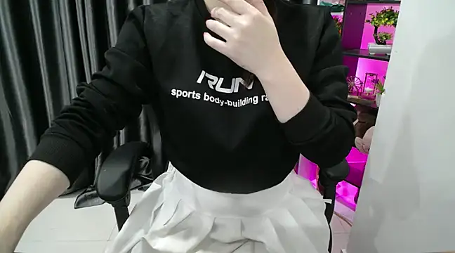 Yuki-yio online show from 01.20.25