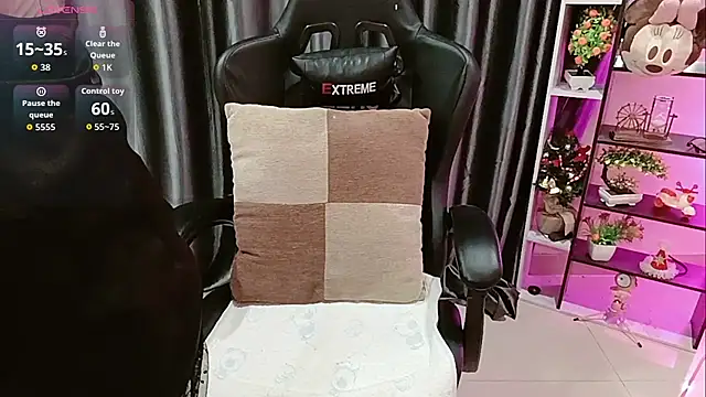 Yuki-yio online show from 11.22.25