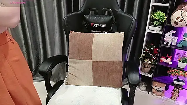 Yuki-yio online show from 04.17.26