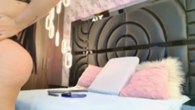 Snapshot of sarahgrey18 chatting on 02.28.25 sarahgrey18 online show from 02.28.25