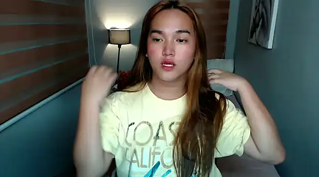 MoaningKylie online show from 12.17.24