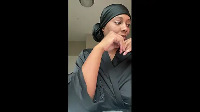 HoneyDripHer online show from 11.18.25