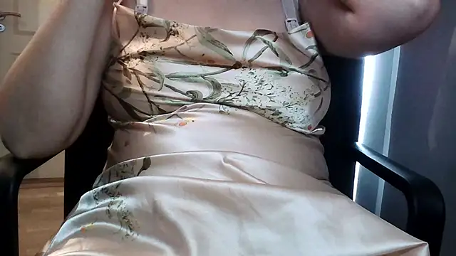 Snapshot of Nora_NRI chatting on 10.22.25 Nora NRI online show from 10.22.25